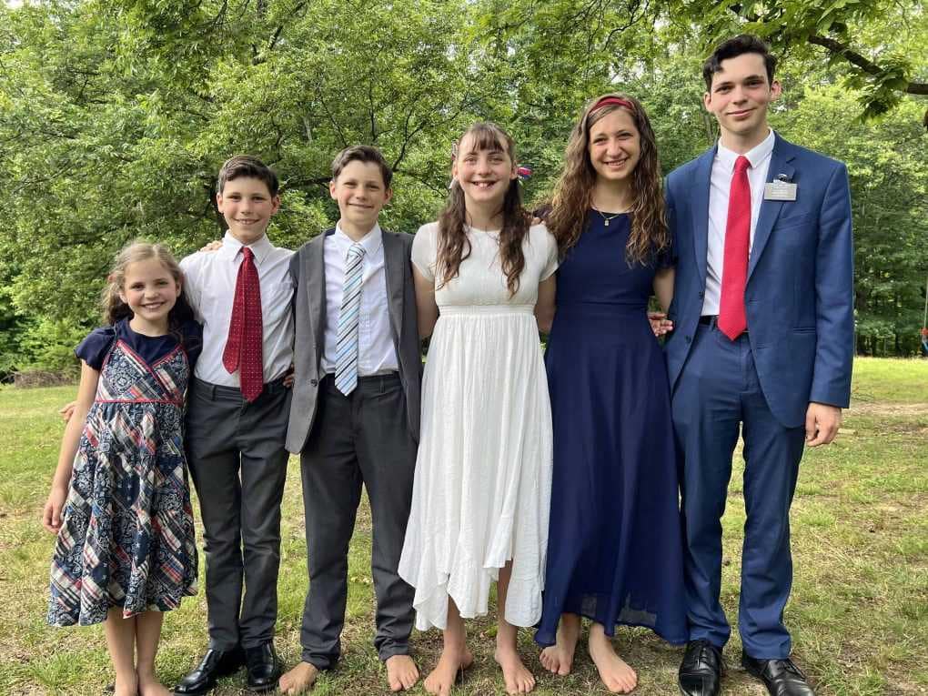 6 children dressed up for Fourth of July