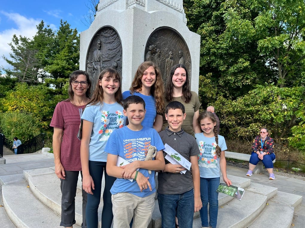 Mom and 6 kids at Hill Cumorah