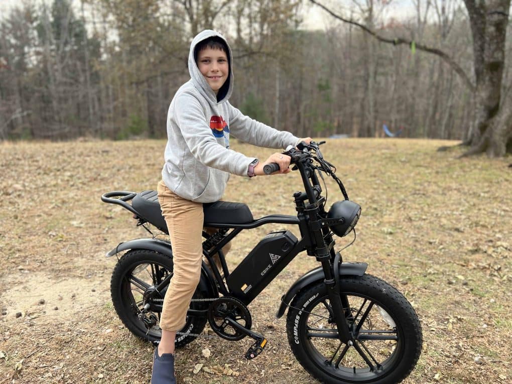 boy on moped tstebike