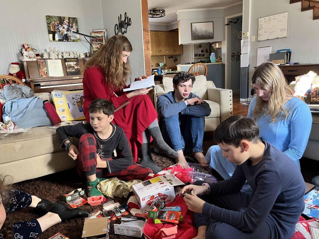 kids on Christmas morning