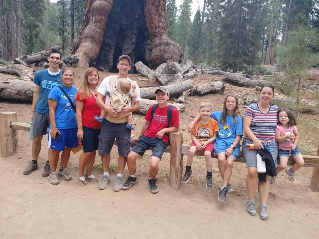 family at mariposa grove