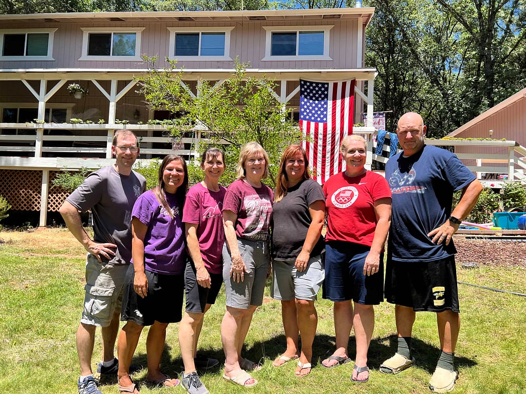 Mom and 6 grown children