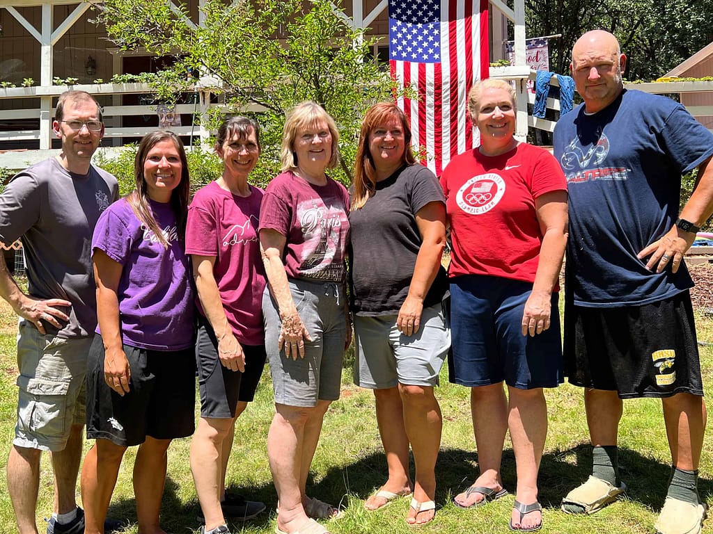 Mom and 6 grown children