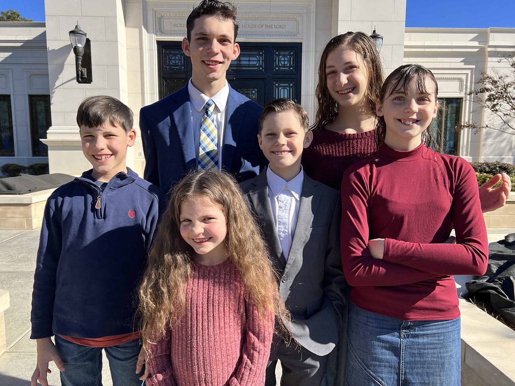 6 siblings at the Raleigh Temple