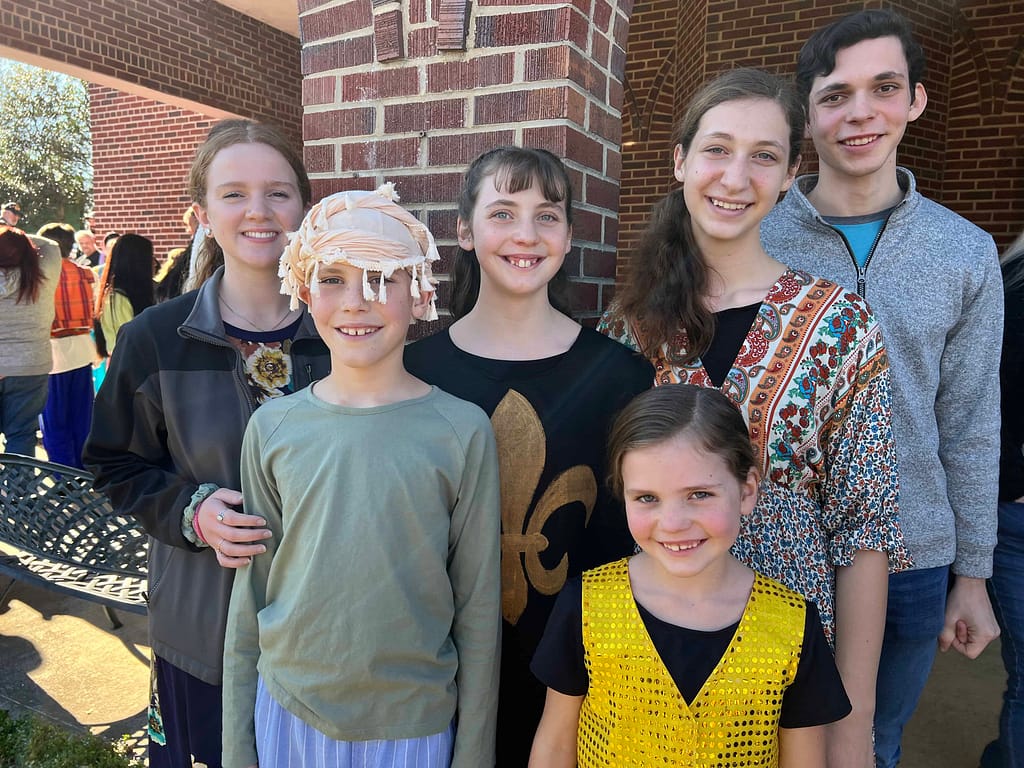 family of cast characters of Aladdin