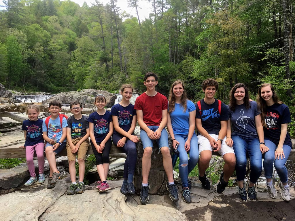 10 siblings at Linville Falls