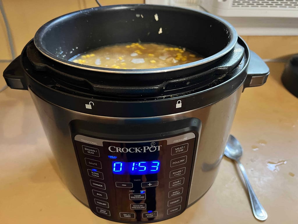 white chicken chili in crock pot