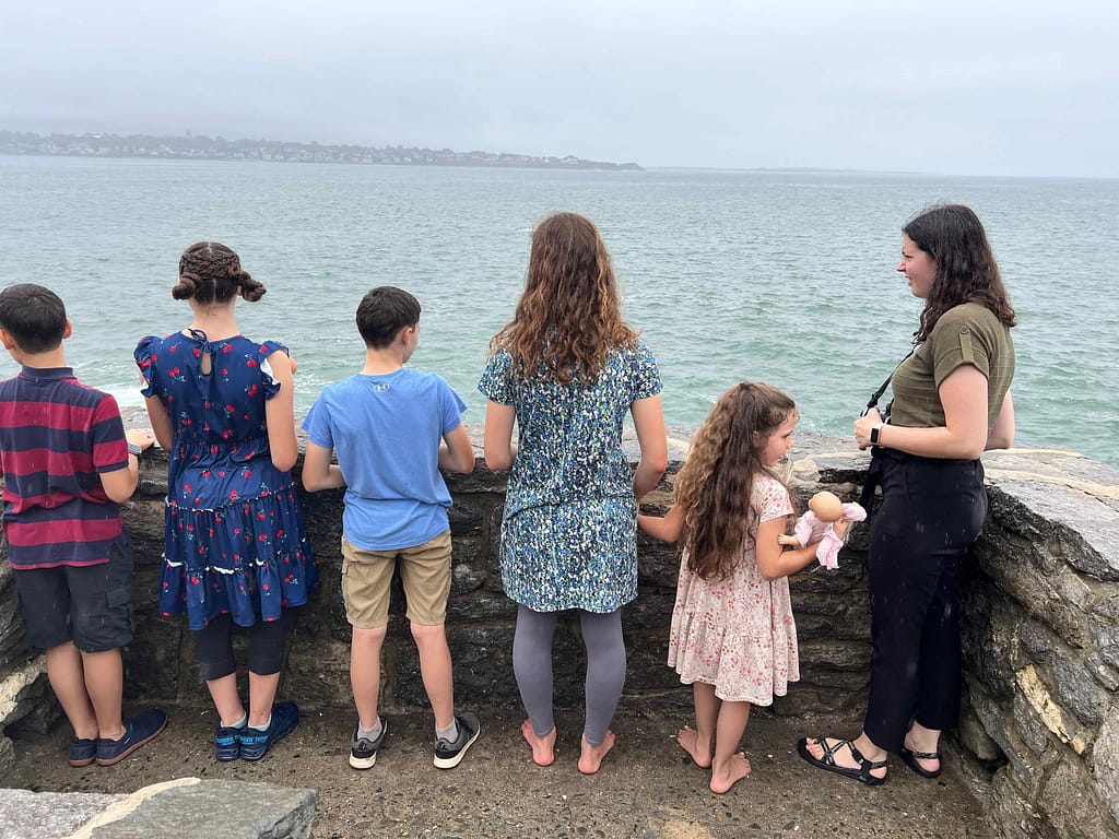 6 kids at the cliff walk stairs