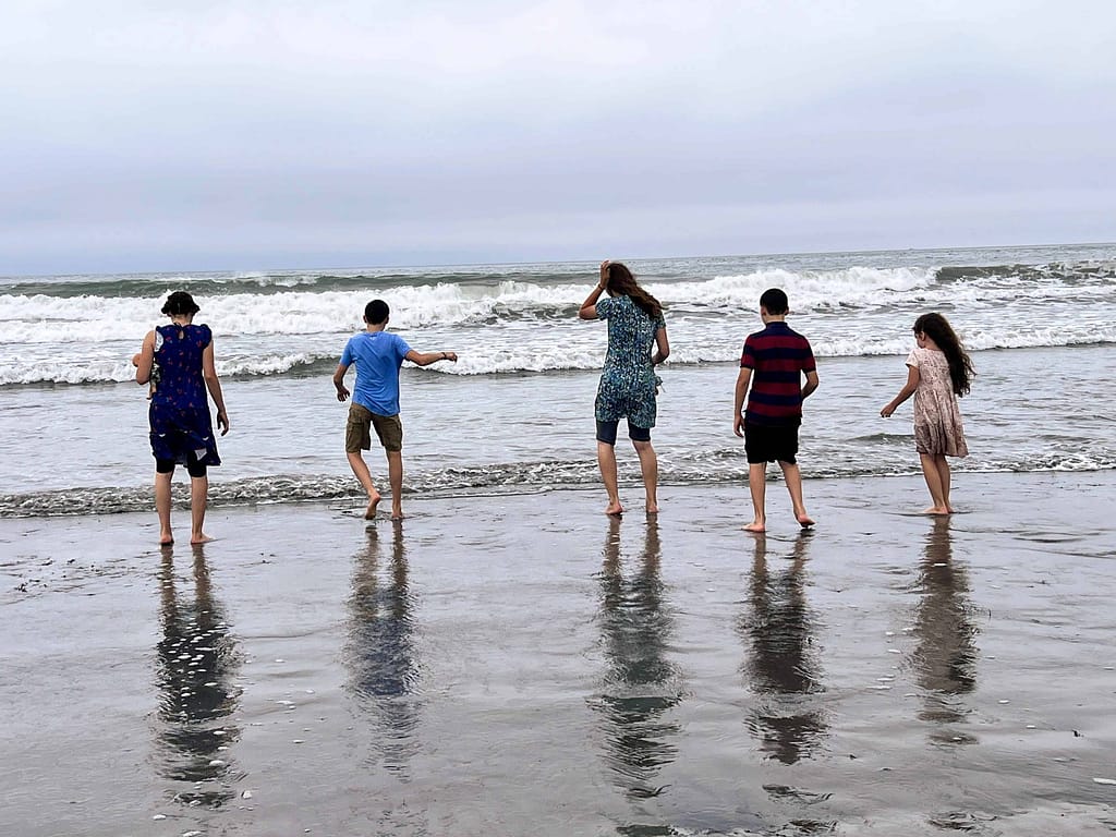 5 kids at the beach