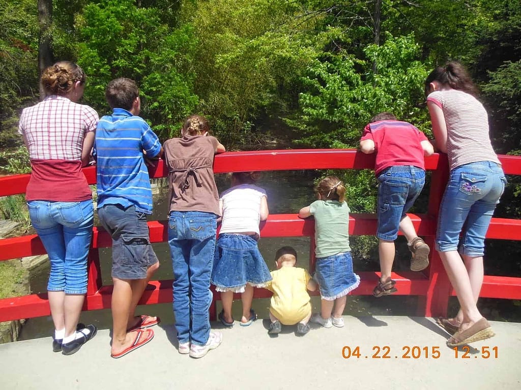 8 kids at Japanese bridge