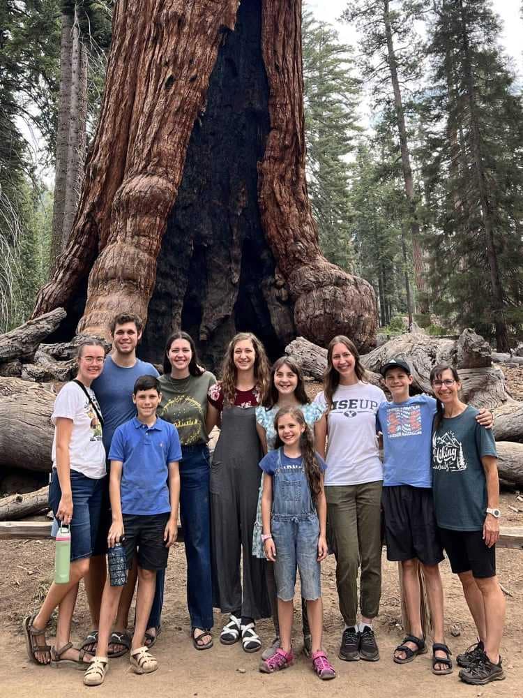family at mariposa grove