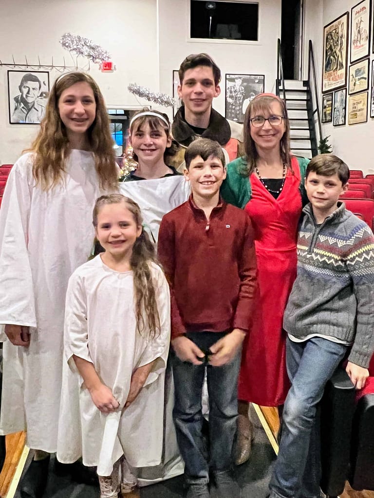 cast members from Best Christmas pageant Ever